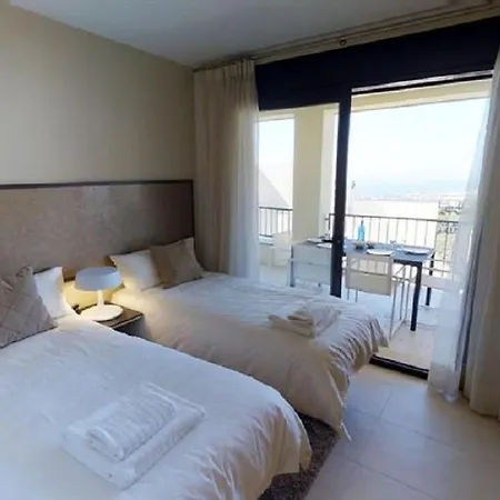 Apartment Luxurious With Area *