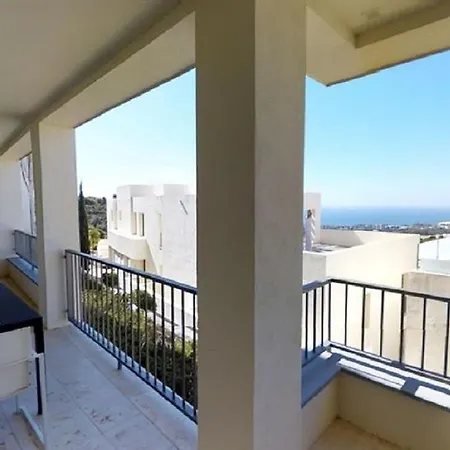 Luxurious With Area Apartment